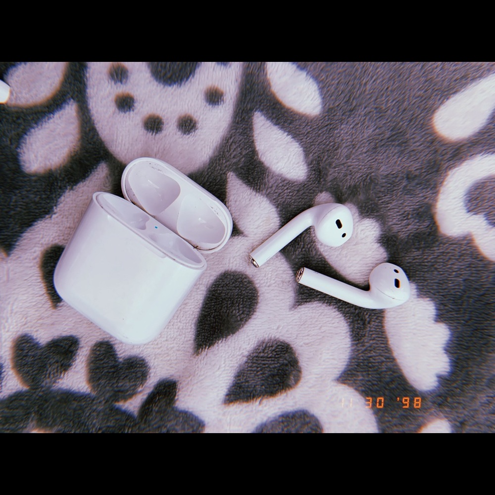 Gen 1 Apple Airpods
